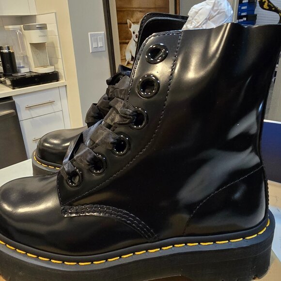 DR. MARTENS MOLLY Leather Platform Boots BLACK BUTTERO Women’s SIZE 10 NEW - Picture 1 of 16